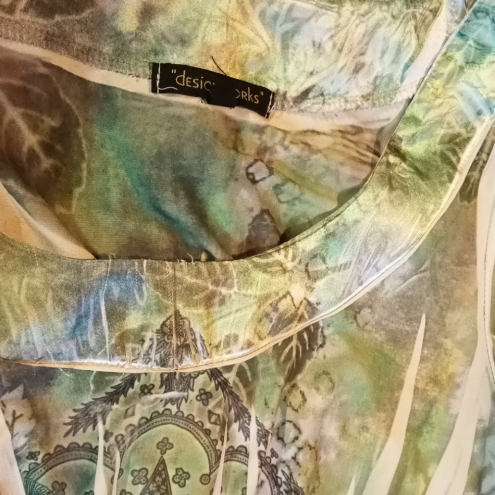 Pretty blouse - Picture 3 of 4